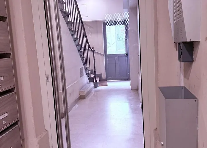 Chic Tour Eiffel Apartment Paris